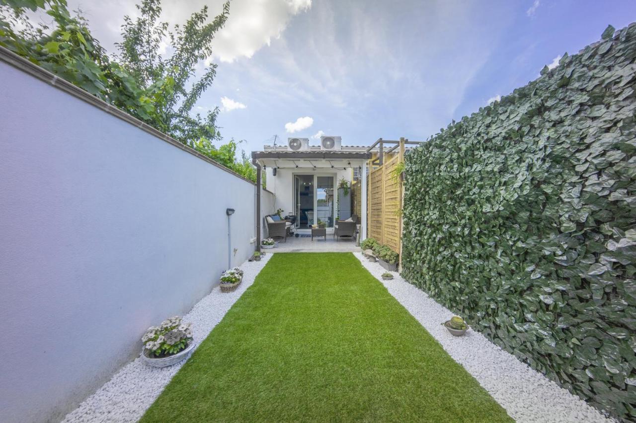 Sun&Garden Flat Villa Cagliari Bagian luar foto